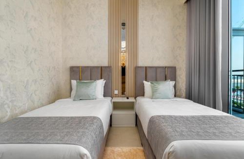 Dubai Apartment | GLOBALSTAY Creek Rise Tower Elegant Apartments