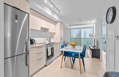 Church and Wellesley Condo | GLOBALSTAY New Modern 1BD+Den in Downtown Toronto