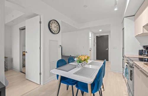 Church and Wellesley Condo | GLOBALSTAY New Modern 1BD+Den in Downtown Toronto