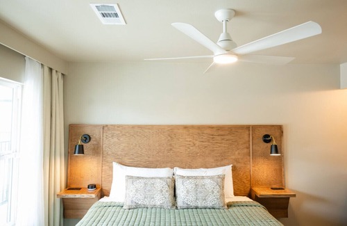 Brazos Hotel | Gloria Inn Unit 1- 5 minutes to Baylor