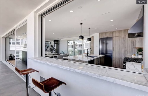 Gas Lamp Section House | Glorious Sunset View Every Night