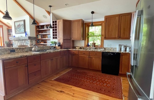 Oak Bluffs House | Glorious Sunsets and Fun on Private Waterfront in Beautiful, Comfortable Home.