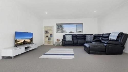 Valla Beach House | Glossies Coastal Retreat - Relax, Escape