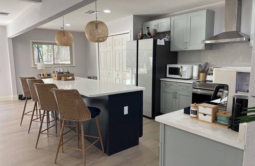 Vance Jackson House | Glow House