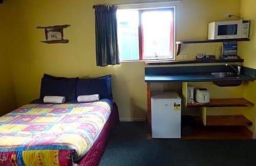 Franz Josef Glacier Hostel | Glow Worm Accommodation