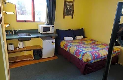 Franz Josef Glacier Hostel | Glow Worm Accommodation