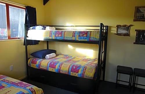 Franz Josef Glacier Hostel | Glow Worm Accommodation