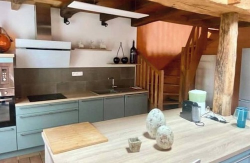 Nalliers House | Glycine, gîte sleeps 7