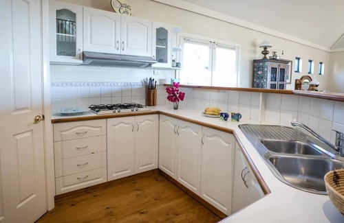 Gnarabup House | Gnarabup Views is a casual, cozy home and only a short walk to the beaches