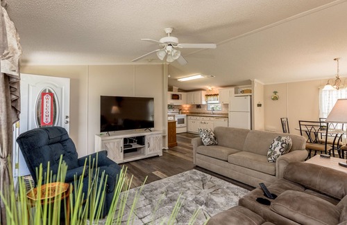 Buckhead Ridge House | GO FISH House