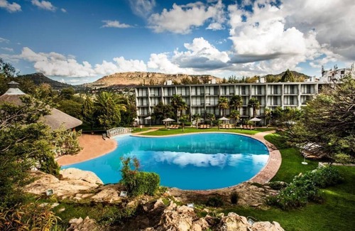 Maseru Apartment | Go on a Safari in South Africa! Onsite Pool & Parking, Near Maseru Golf Course