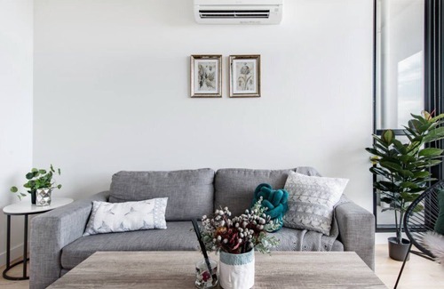 Doncaster Apartment | Go Shopping Across the Street from a North Facing & Spacious Apt