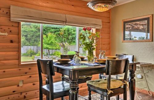 Gold Beach Apartment | Gold Beach Apartment with Activities - 2 Mi to Ocean