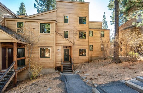 Truckee House | Gold Bend by Tahoe Mountain Properties