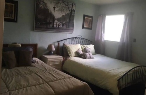 Gold Bridge House | Gold Bridge, BC Charming, Quiet, Mountian Getaway