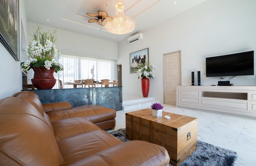 Choeng Thale Villa | Gold Chariot Pool Villa A5 in Tambon Choeng Thale