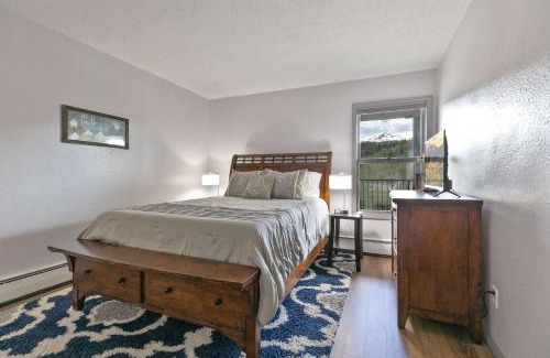 Historic District House | Gold Creek 30W Condo Remodeled On Main St
