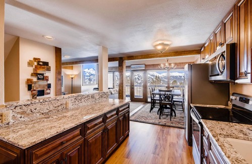 Woodmoor Condo | Gold Point #5-C: Impeccable Views - Scenic Hot Tub Access
