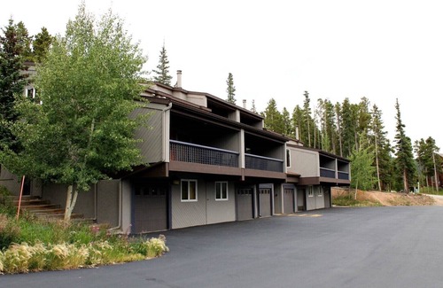 Woodmoor Condo | Gold Point Townhouse with Amazing View of Breckenridge Mountain