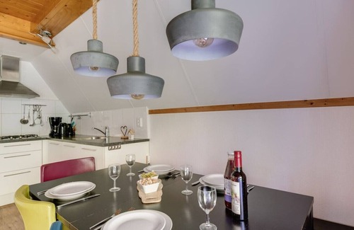 Zwiggelte House | Goldcrest I Bungalow with Fireplace and Garden