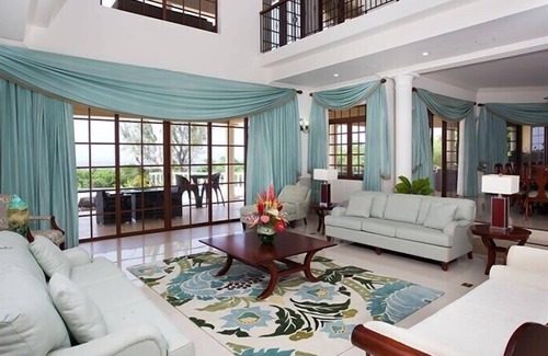 Montego Bay Villa | Golden Castle 8-LUXURY VILLA! FULLY STAFFED! POOL! GOLF! SECURITY!