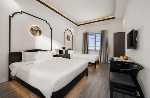 Hue City Centre House | Golden Glow Hue City