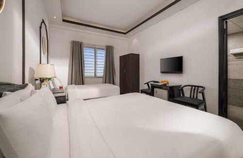 Hue City Centre House | Golden Glow Hue City