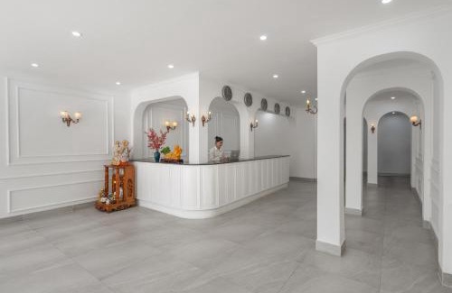 Hue City Centre House | Golden Glow Hue City