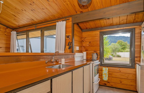 Pauanui Cottage | Golden Holidaze - Pauanui Holiday Home