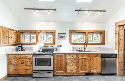 Woodfin Cabin | Golden Holler: A Mountain Retreat in Asheville