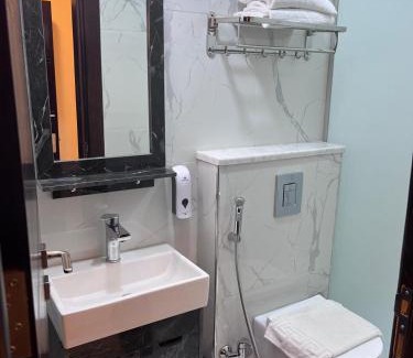 Aqaba Hotel | Golden Light Aqaba Hotel فندق جولدن لايت العقبة