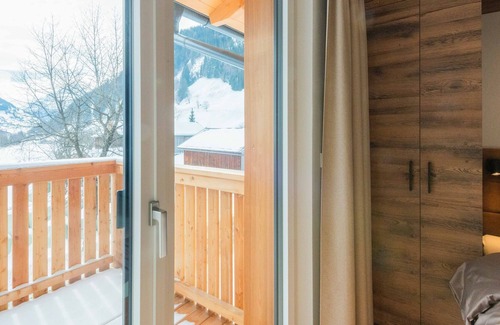 Rauris Apartment | Golden Lodges Rauris Resort with ski storage