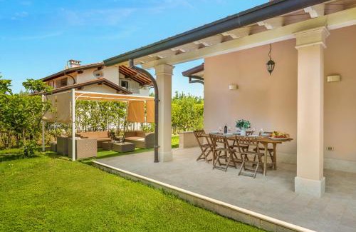 Marina di Pietrasanta Villa | GOLDEN LUXE - Villa Golden next Twiga Beach Club