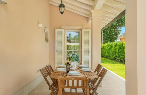 Marina di Pietrasanta Villa | GOLDEN LUXE - Villa Golden next Twiga Beach Club