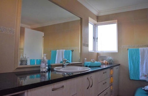 Stompneusbaai Bed & Breakfast | Golden Mile Beach B&B