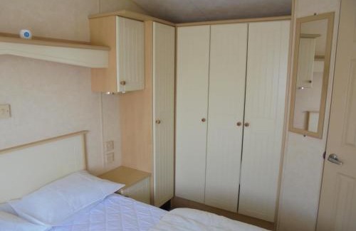 Ingoldmells Apartment | Golden Sands: Richmond GS:- 6 berth, Blow heated, Access to the beach