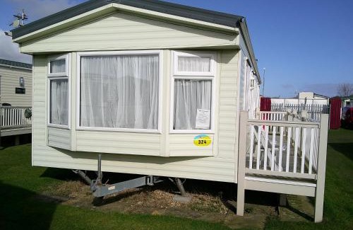 Ingoldmells Resort | Golden Sands Salisbury GS 8 Berth Heated Access to the beach