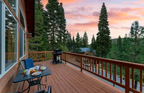 Truckee House | Golden Summit by AvantStay Stunning Secluded Cabin w Access to Tahoe Donner