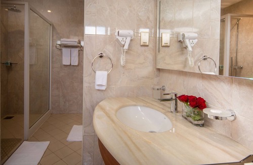 Central Kampala Hotel | Golden Tulip Canaan Kampala