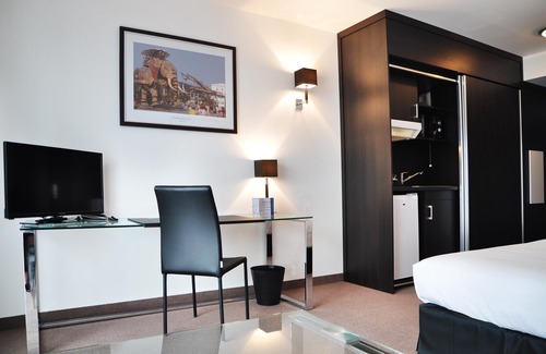 Carquefou Apartment | Golden Tulip Nantes Carquefou Suite
