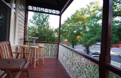 Bendigo House | Goldfields Executive House-4BR 3BA Sleeps 8-10 Corporate stays-Bendigo CBD