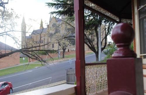 Bendigo House | Goldfields Executive House-4BR 3BA Sleeps 8-10 Corporate stays-Bendigo CBD