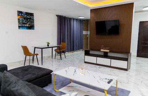 Madina Apartment | GoldView Apartments, West Trassaco
