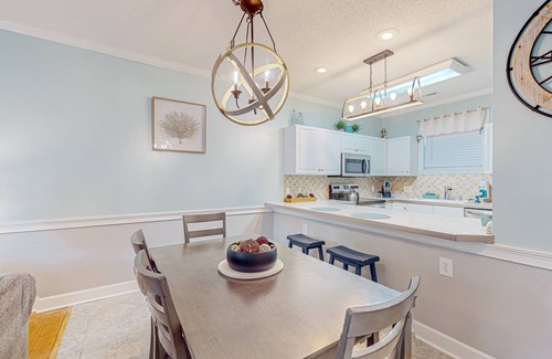 Central Myrtle Beach Condo | Golf-club adjacent condo with a washer/dryer, elevator, & on-site pool