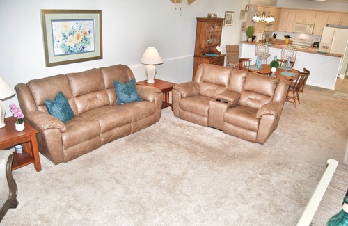 Central Myrtle Beach Condo | Golf Course & Pool View in the Heart of Myrtle Beach, SC-Magnolia Pointe
