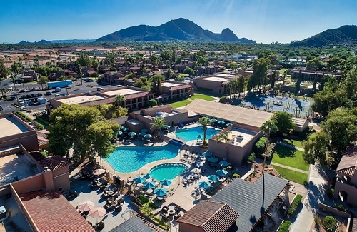 South Scottsdale Resort | Golf Getaway! 5 Pools, Free Shuttle Service to Explore Old Town Scottsdale!
