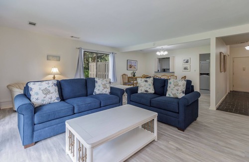 Palmetto Dunes Condo | Golf Getaway, Walk to Beach, Bikes, Renovated, QG599