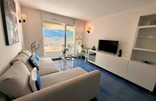 Golfe Juan House | Golfe Juan - 4 People - Sea View - Swimming Pool - Garage
