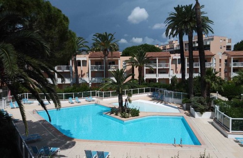 Golfe Juan Apartment | Golfe-Juan les Pins: 2 rooms, air conditioning, wifi, swimming pool, parking, beaches, shops