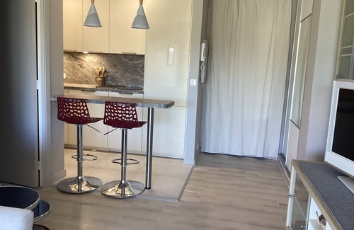 Golfe Juan Apartment | Golfe Juan - Plages A Pied- 2pièces 40m2/terrasse SUD 12m2